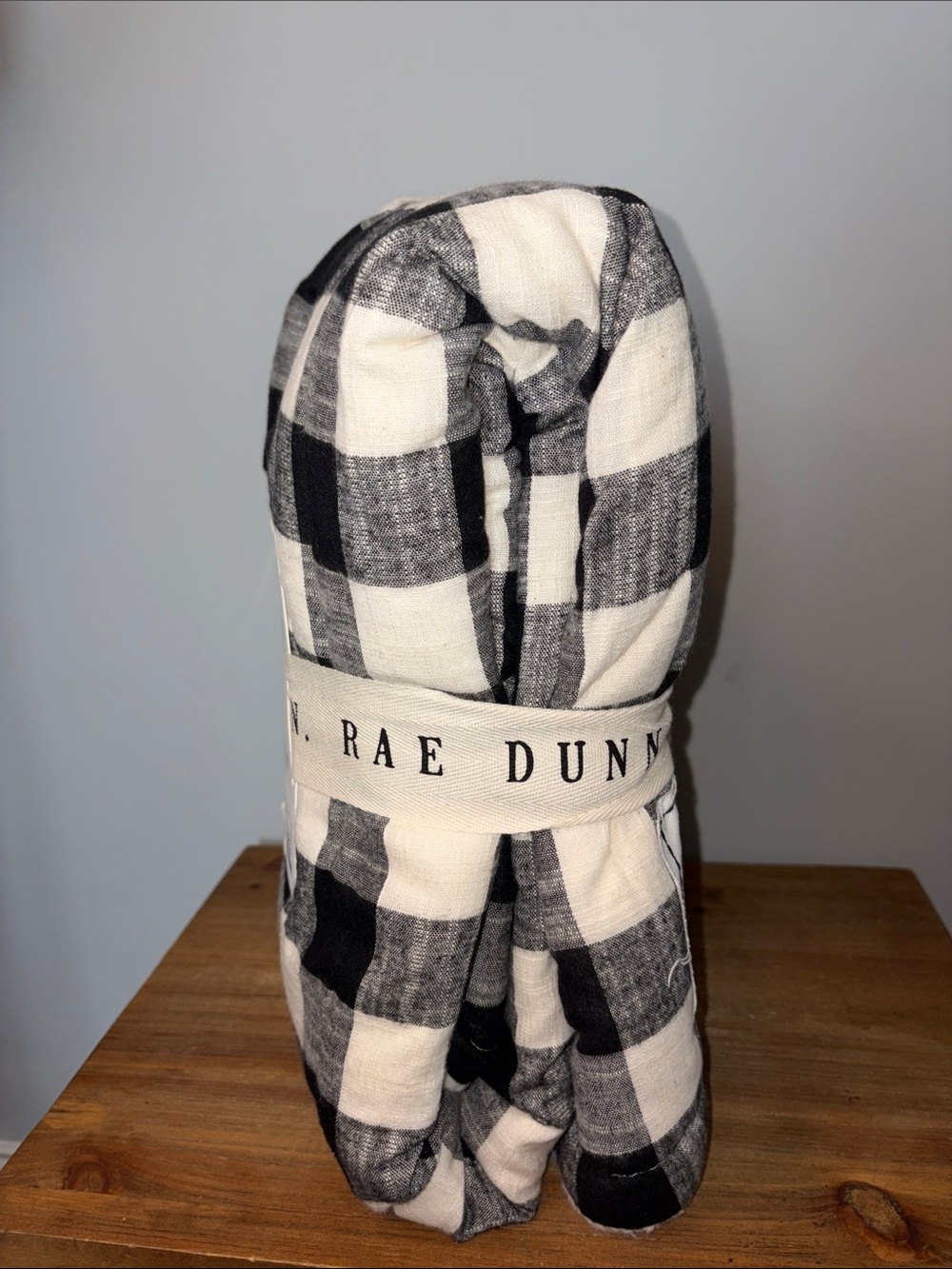 NEW Rae Dunn Black & White Buffalo Plaid Sherpa Throw - Picture 9 of 11